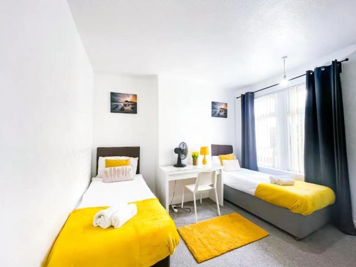 לייסטר Beautiful 2 Bedroom House - Free Parking - Lt House מראה חיצוני תמונה